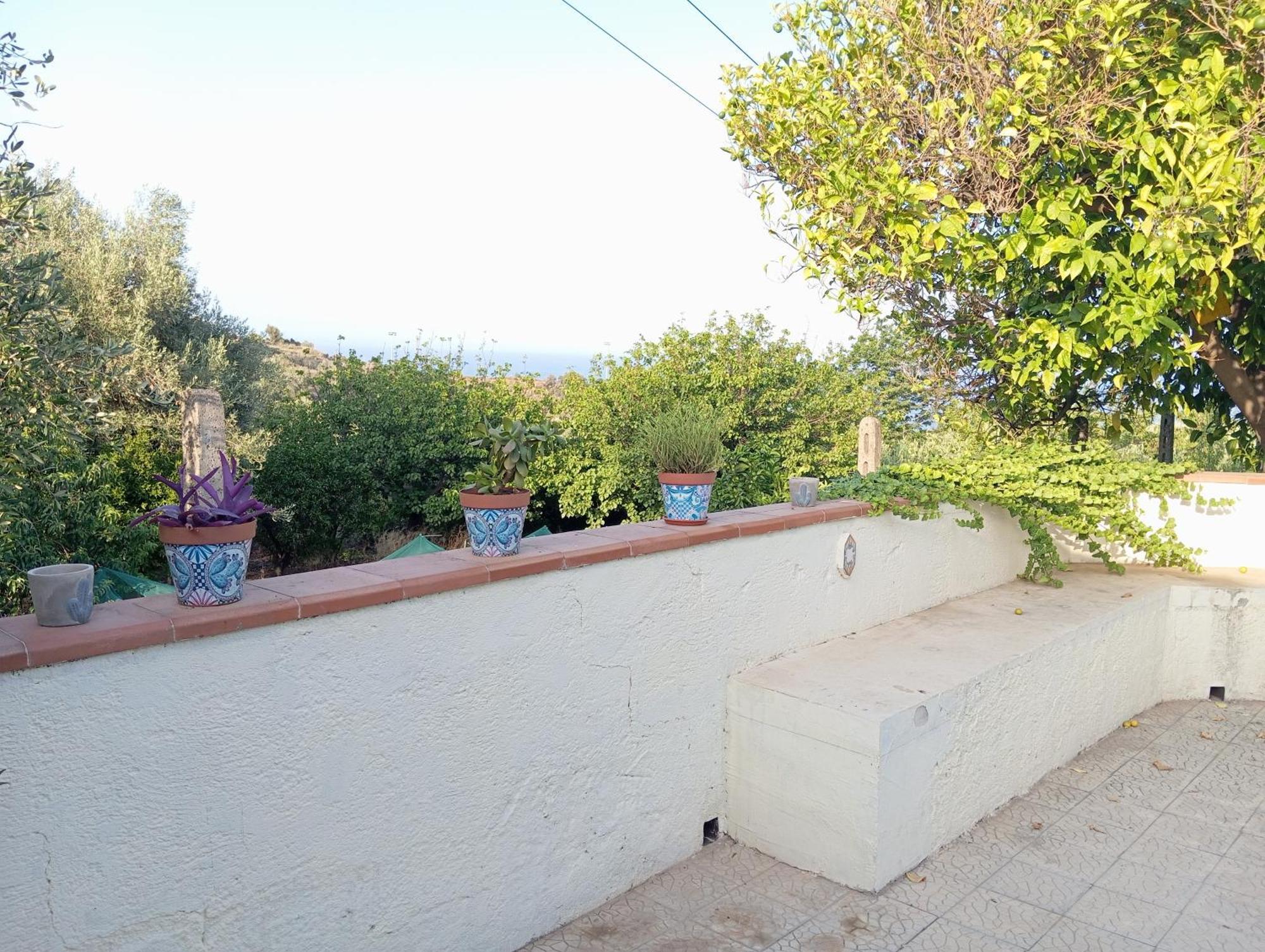 Ai Tre Desideri La Casita Villa Aci Castello Bagian luar foto